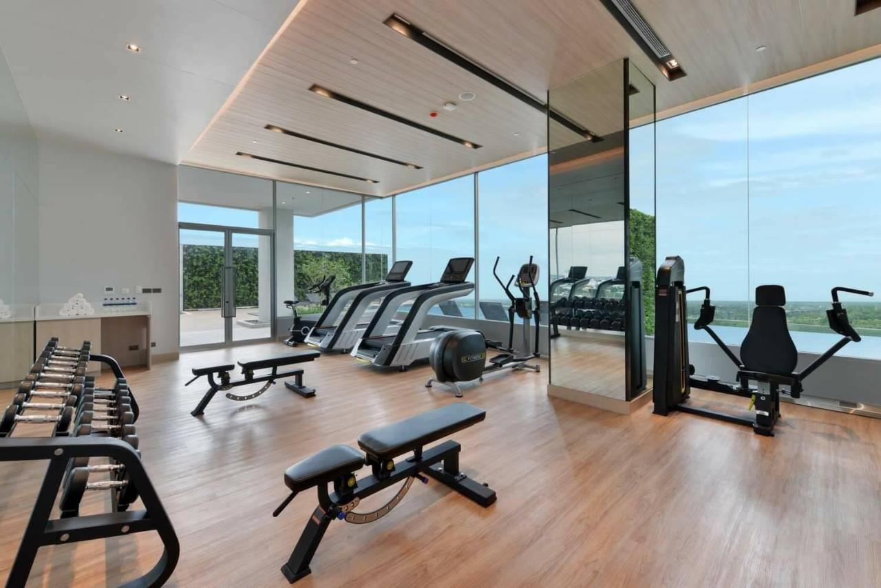 Centre Point Hotel Terminal21 Korat Nakhonratchasima Exteriér fotografie The gym at the hotel