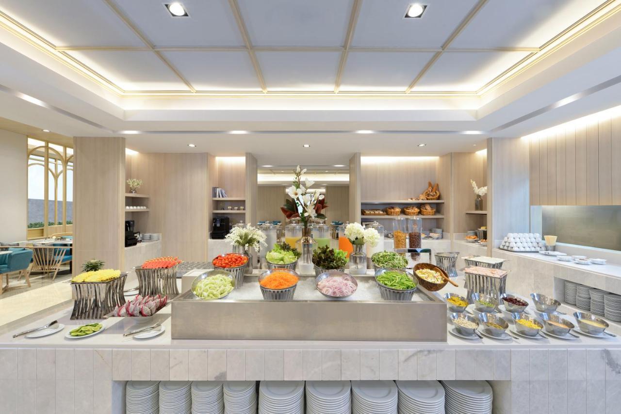 Centre Point Hotel Terminal21 Korat Nakhonratchasima Exteriér fotografie The buffet at the hotel