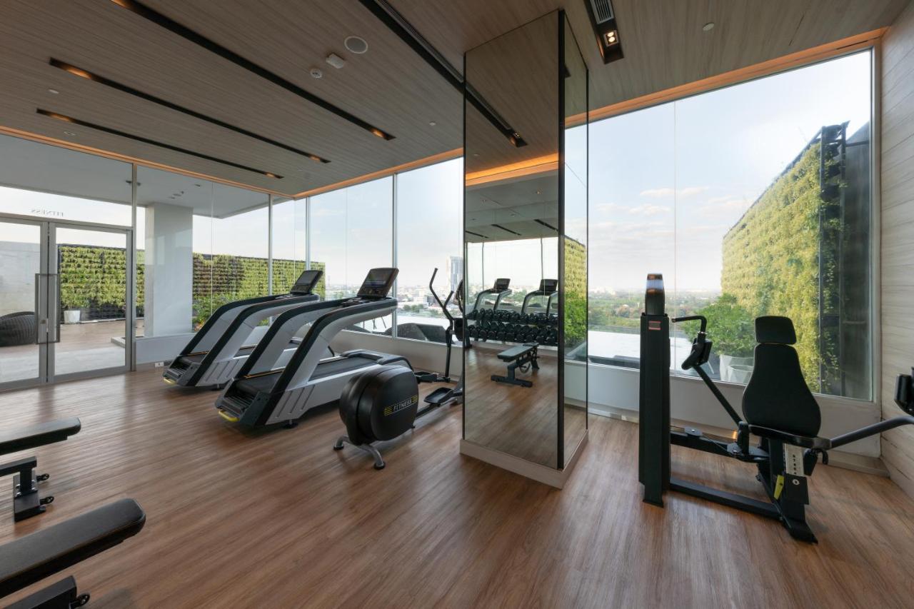 Centre Point Hotel Terminal21 Korat Nakhonratchasima Exteriér fotografie The gym at the hotel