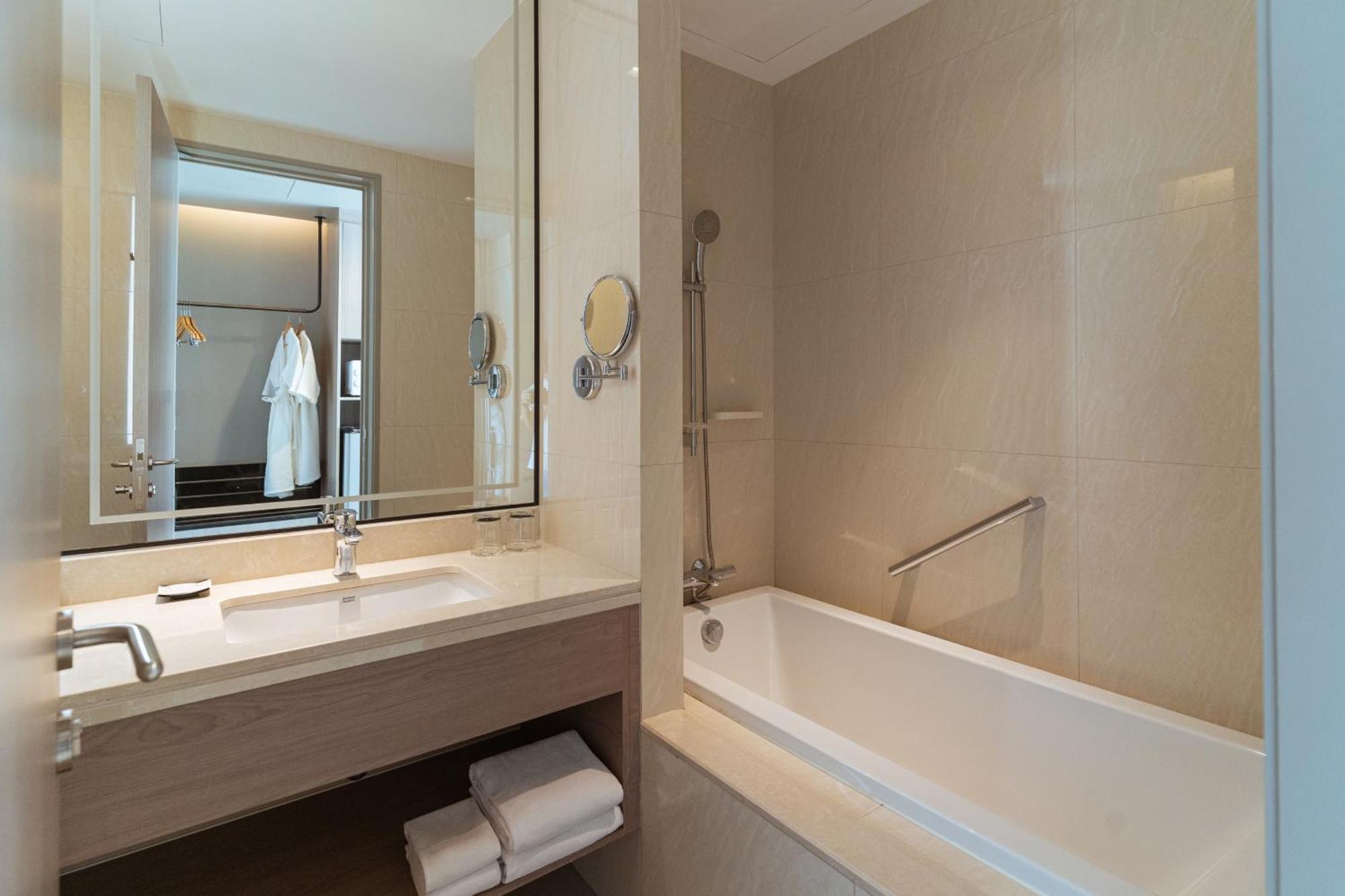 Centre Point Hotel Terminal21 Korat Nakhonratchasima Exteriér fotografie Bathroom